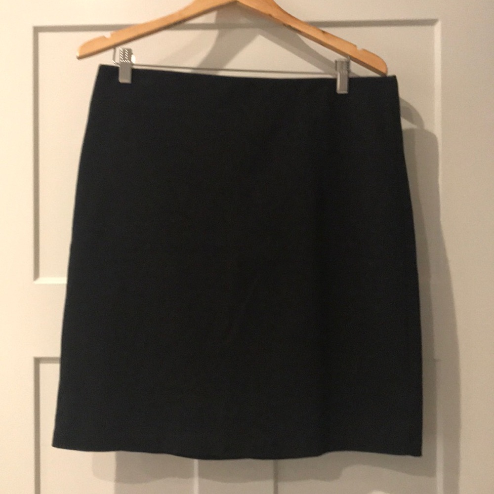 stretchy pencil skirt